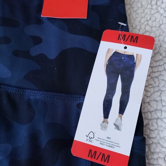 NWT Danskin Highrise 7/8 Leggings Size Medium - Picture 2 of 4